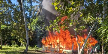 Ciudadano solicita ayuda para reconstruir la vivienda de su suegra afectada por un incendio en La Victoria