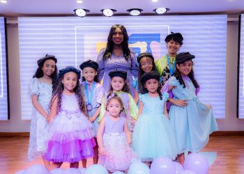 Niños de LuzArte brillan en su primera Expo-Investidura