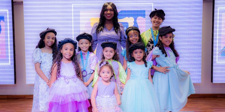 Niños de LuzArte brillan en su primera Expo-Investidura