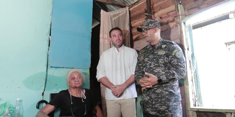 Interior y Policía brinda apoyo integral a mujer agredida en Villa Altagracia