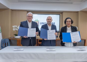 PNVC y UNICARIBE firman convenio para capacitar dirigentes y afiliados del partido