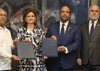 Raquel Peña encabeza convenio entre Banreservas y Minerd para llevar educación financiera a centros educativos