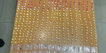 Policía desmantela dos puntos de venta de drogas y ocupa miles de porciones en La Romana