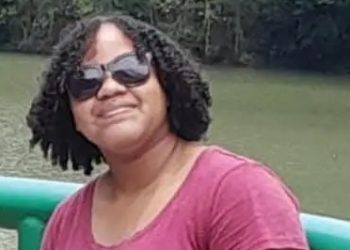 Familiares reportan como desaparecida a la joven Narla Santana