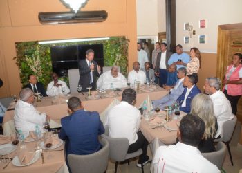 Leonel y Peña Guaba encabezan almuerzo con aliados