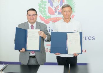 MIREX Y DGA firman acuerdo para potenciar las exportaciones y eficientizar procesos administrativos