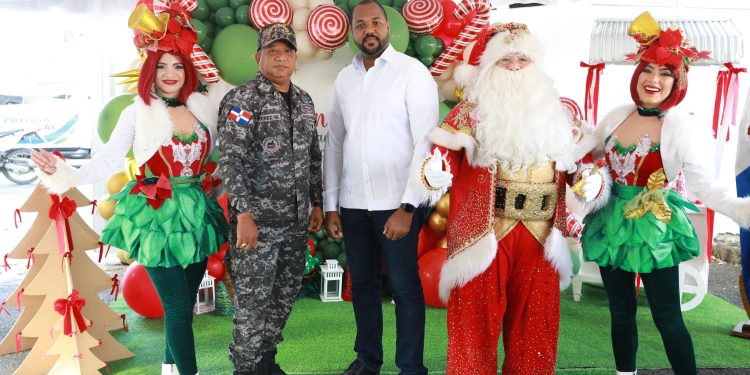 INDOTEL fortalece seguridad ciudadana dotando de internet y equipos tecnológicos al destacamento de María Auxiliadora