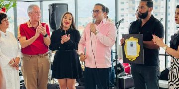 Grupo de medios Hilando Fino realiza fiesta navideña a los periodistas, comunicadores, trabajadores de la prensa e influencers de las plataformas; les regala más de 5 millones de pesos en premios