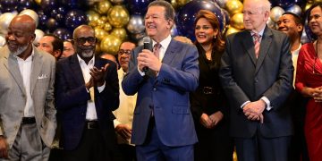 Leonel celebra su cumpleaños valorando la amistad y el respaldo de seguidores a pesar de no estar en el poder