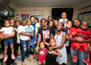 Raquel Peña cierra el año compartiendo alegría y esperanza con los niños del Hogar Familia Bethesda