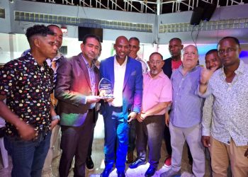 Reporteros gráficos reconocen a Nelson Gutiérrez por trayectoria y aporte a la clase