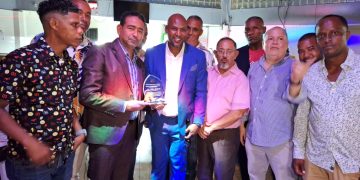 Reporteros gráficos reconocen a Nelson Gutiérrez por trayectoria y aporte a la clase