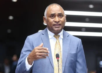 Julito Fulcar pide “sean cancelados” los que buscan candidaturas presidenciales del PRM