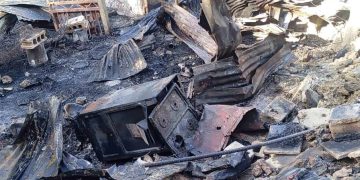 Dos niños mueren durante un incendio en Santiago que afectó unas 15 casuchas