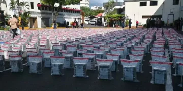 Honduras revela recorrido de cargamento de 9.8 toneladas de cocaína y aclara no desembarcó en ese país