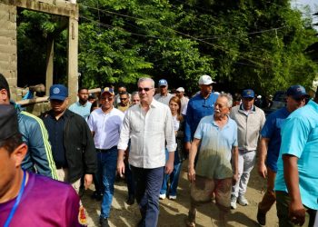 Abinader recorre zonas afectadas por lluvias en Puerto Plata