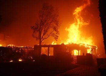 Emergencia en Los Ángeles tras incendios que avanzan sin control