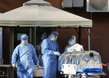 Hospitales en China colapsados por metapneumovirus humano