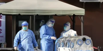 Hospitales en China colapsados por metapneumovirus humano