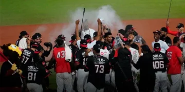 Leones del Escogido se coronan campeones de la Serie Invernal 2024-2025
