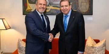 Edmundo González Urrutia llega a Perú y se reunirá con la presidenta Dina Boluarte