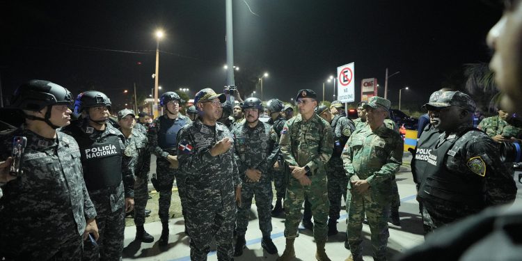 Director PN lidera exitoso recorrido supervisión de patrullaje fin de año en todo GSD