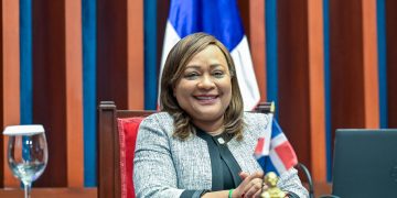 Aracelis Villanueva:“Las mujeres exitosas no abandonan hogares, construyen futuros”