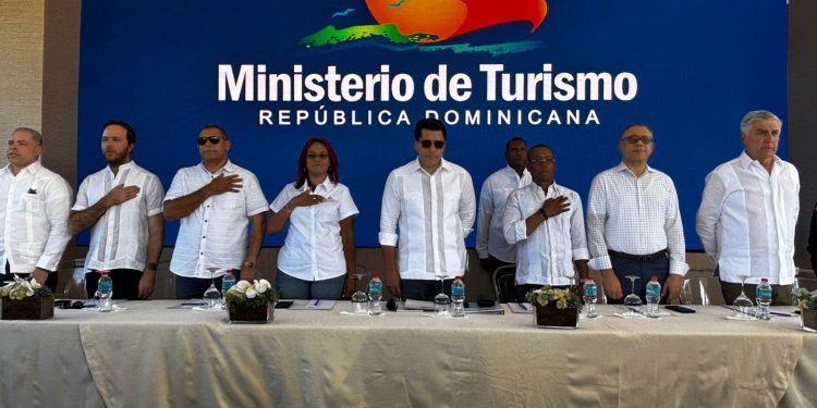 David Collado entrega obra en Arroyo Barril y deja iniciadas otras en Santa Bárbara, Samaná