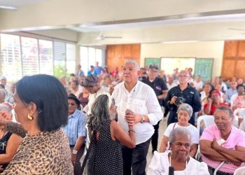 En Día de la Altagracia, Radhamés González realiza fiesta a envejecientes y pide que sean cuidados