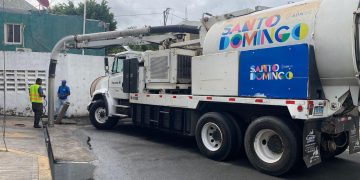 Alcaldía del DN intensifica operativos de limpieza de imbornales ante efectos de vaguada