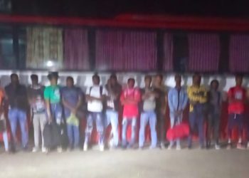 Conductor y cobrador de autobús detenidos con haitianos indocumentados luego de una persecución en San Juan de la Maguana