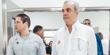 Presidente Abinader y Ministro Bonilla supervisan avances en construcción del Hospital San Vicente de Paúl en SFM