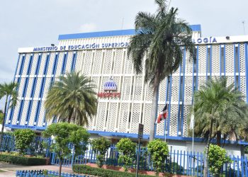 Mescyt abre convocatoria de becas internacionales