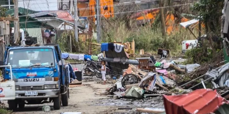 Dos terremotos de magnitud 6,1 y 5,8 sacuden el sur y el centro de Filipinas dejando daños