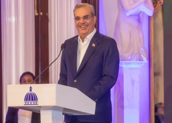 Abinader felicita a los Leones del Escogido