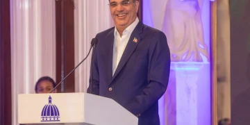 Abinader felicita a los Leones del Escogido