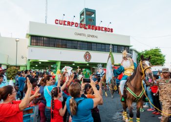 Bomberos del DN realizarán el tradicional desfile del Día de Reyes este domingo