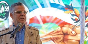 Veinte diputados de la provincia Santo Domingo apoyan resolución que reconoce trayectoria artística, cultural y política de Manuel Jiménez