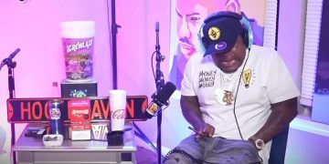 Se le escapa un tiro a rapero 2 Low en plena entrevista en vivo