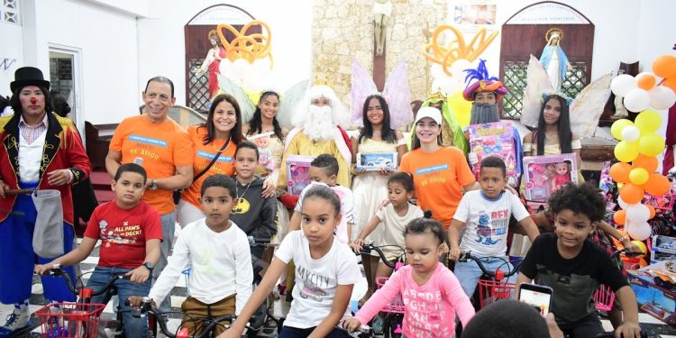 Diputado Cirilo Moronta encabeza celebración del Día de los Reyes, junto a la organización “El secreto para un futuro mejor”? en San Francisco de Macorís: Una Jornada de Alegría y Tradiciones