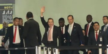 Edmundo González Urrutia llegó a Panamá para reunirse con ex presidentes iberoamericanos