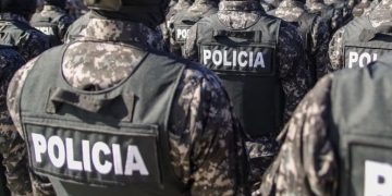Policía Nacional apresa dos hombres por posesión de sustancias controladas en operativos en Baní