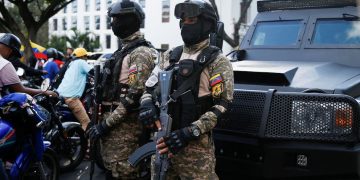 El régimen de Maduro militarizó Caracas y bloqueó las calles previo al inicio de la marcha opositora