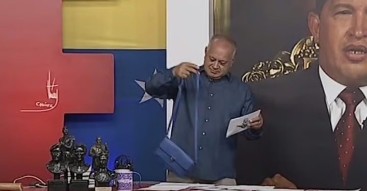 Diosdado Cabello se burla de supuesta cartera de María Corina