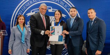 Ministerio de la Juventud reconoce a jóvenes dominicanos en el exterior en ceremonia internacional del Premio Nacional de la Juventud