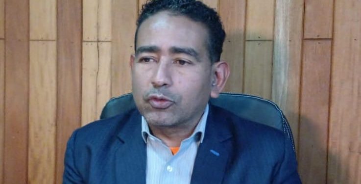 Nelson Gutiérrez denuncia policías secuestran y torturan a jóvenes en Santiago