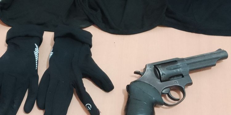 Patrulla policial detiene a un hombre tras enfrentamiento armado en San José de Ocoa