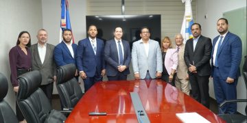 Jesús Andújar visita a director Compras y Contrataciones para realizar gestión transparente en el Ideice