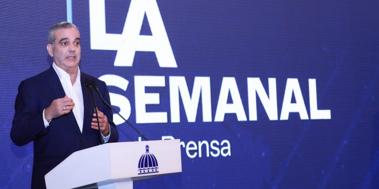 Presidente Abinader destaca logros claves en medio ambiente y su transformación digital durante LA Semanal