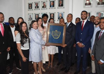 CODIA reconoce trayectoria de Andrés Cueto como “Codiano del Año 2024” con su inclusión en el mural conmemorativo